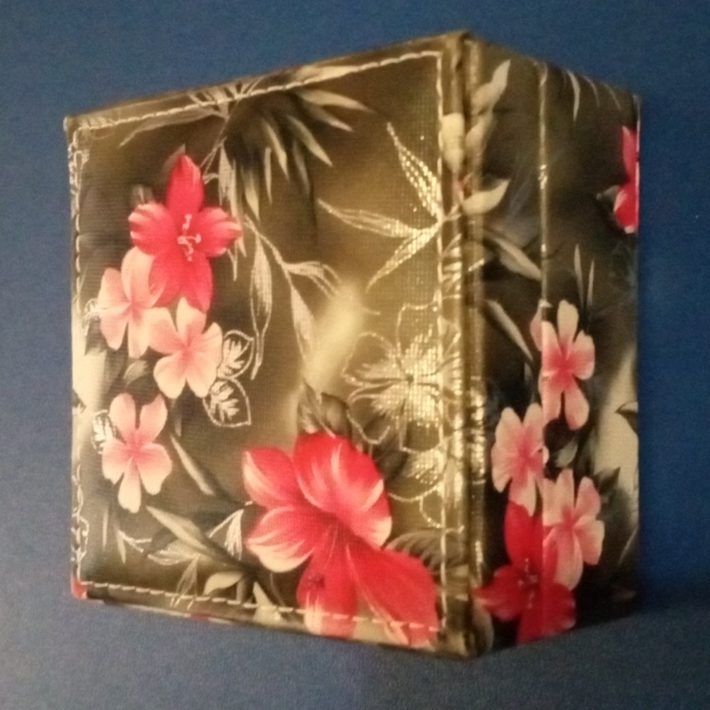 *CLEARANCE Pink & Silver Floral Travel Jewelry Box